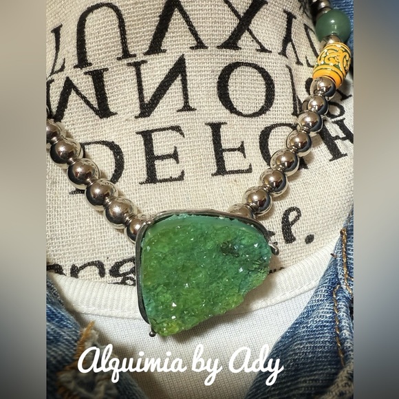 Green and Silver Beaded Necklace aventurine - Picture 3 of 5